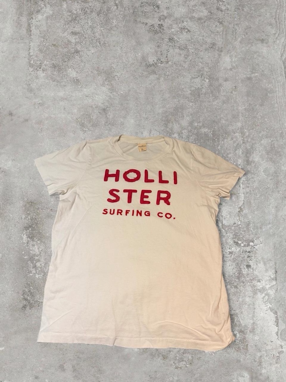 Hollister Cream Tee with Red Raised Logo